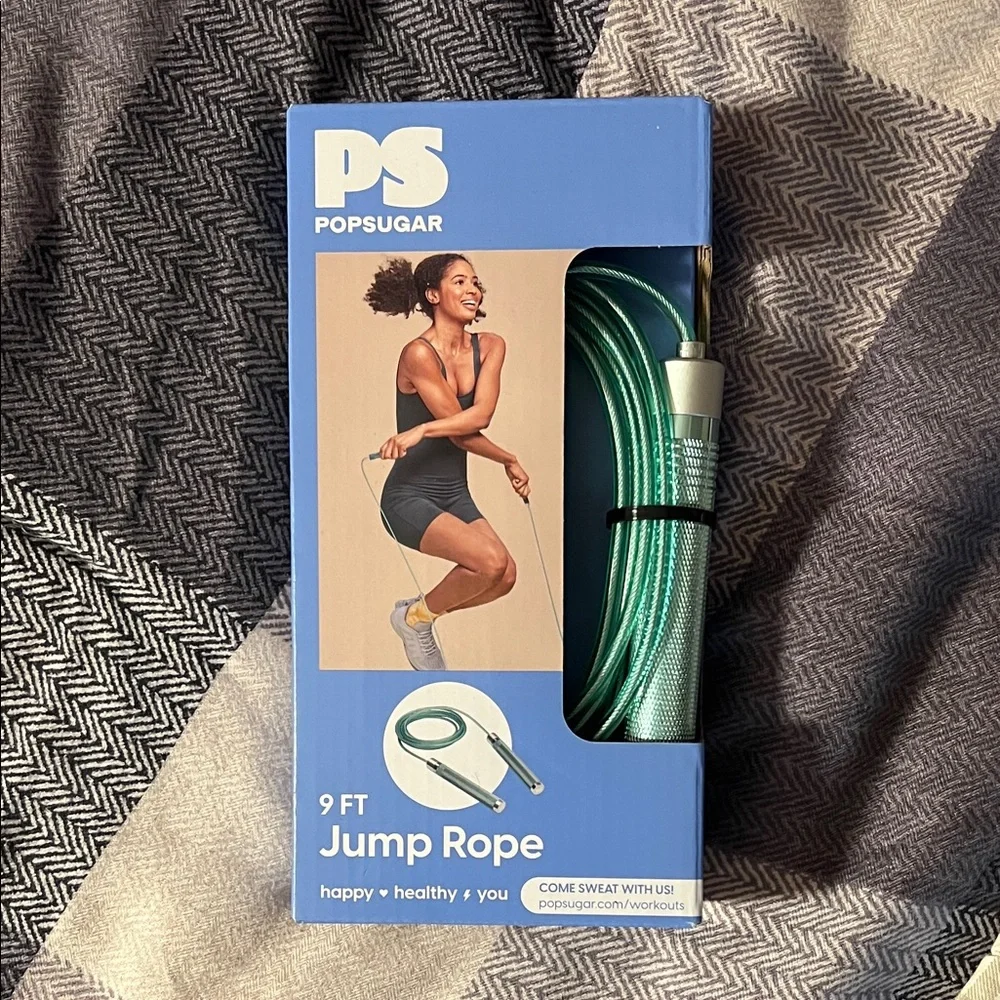 POPSUGAR 9ft Green Jump Rope with Easy-Grip Handles - Picture 1 of 4